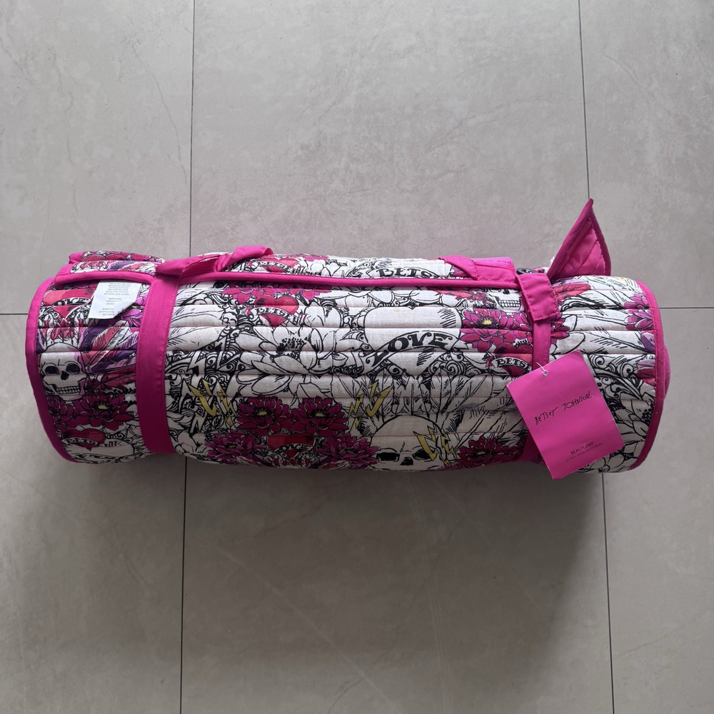 Betsey Johnson Skull Floral Roll-Up Beach Mat 24x66 Pink NWT